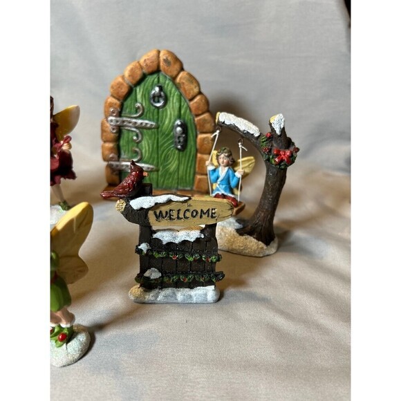 Fairy Garden Figurines Sign and Door Lot of 7 Pieces - Picture 5 of 7